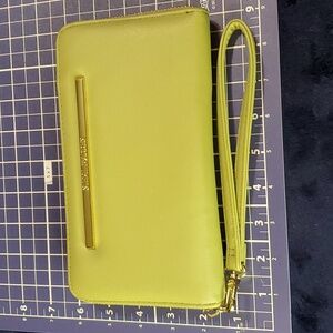 Steve Madden Wristlet